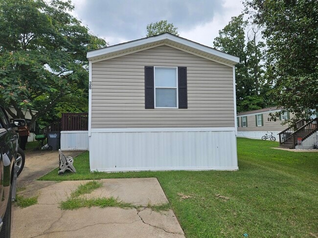 property at 38 Lynnwood Cir