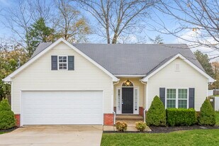 1022 Seven Oaks Blvd in Smyrna, TN - Building Photo