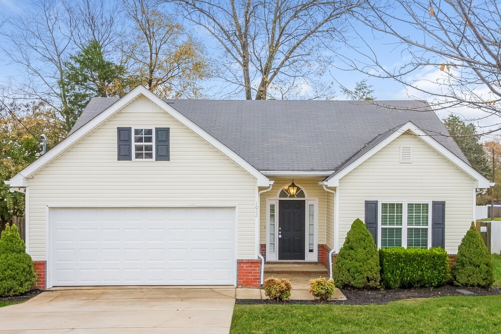 1022 Seven Oaks Blvd in Smyrna, TN - Foto de edificio