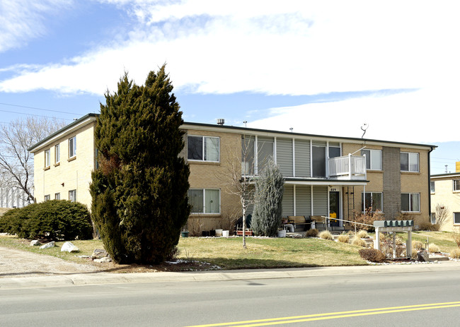 Oak Street Apartments in Lakewood, CO - Foto de edificio - Building Photo
