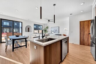 1102 Emilia Ave in Lowell, AR - Building Photo - Building Photo