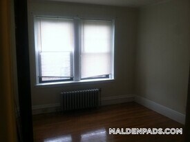 94 Maple St in Malden, MA - Building Photo