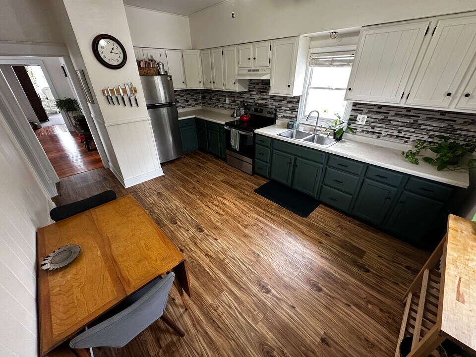 1049 7th St W, Unit 2 in St. Paul, MN - Foto de edificio