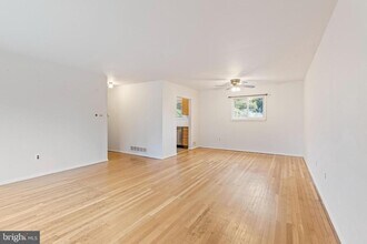 209 Hillside Ave in Jenkintown, PA - Foto de edificio - Building Photo