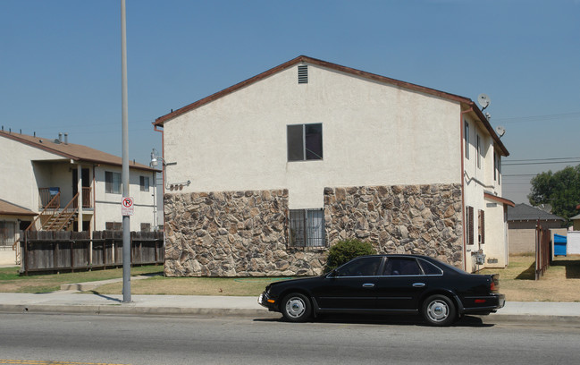 855-859 863 867, 871 E. 120th St in Los Angeles, CA - Building Photo - Building Photo