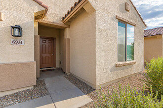 6931 W Golden Ln in Peoria, AZ - Building Photo - Building Photo