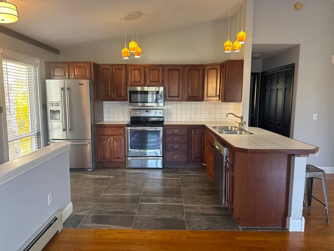 35 Husson Ave, Unit #1 in Bangor, ME - Building Photo - Building Photo