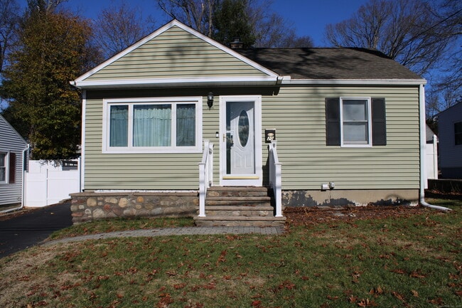 20 Westchester Dr in Bristol, CT - Building Photo - Building Photo