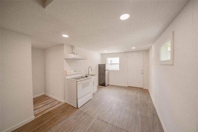 5101 Crane St in Houston, TX - Building Photo - Building Photo