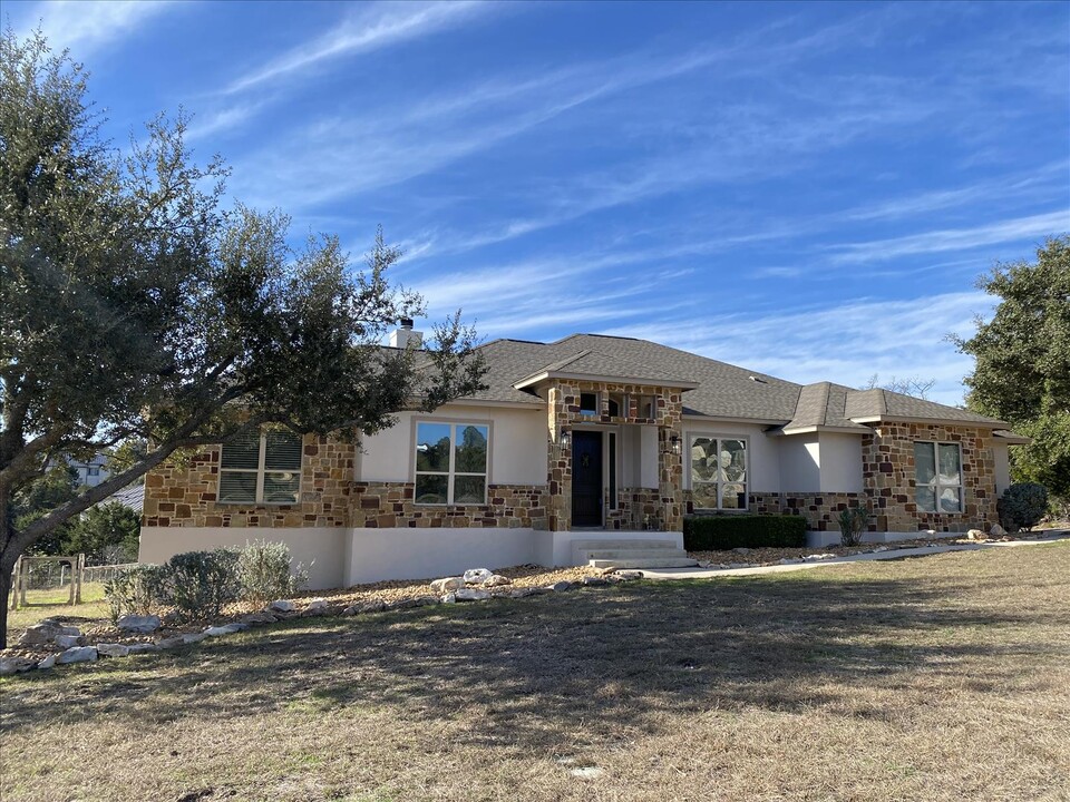 1048 Diretto Dr in New Braunfels, TX - Building Photo