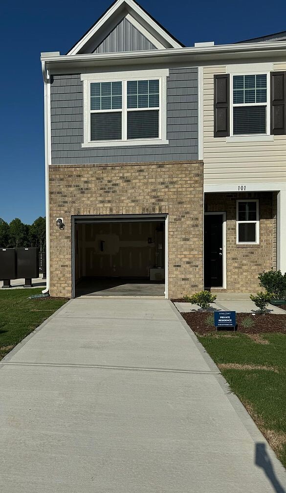 101 S Chubb Rdg in Clayton, NC - Foto de edificio - Building Photo