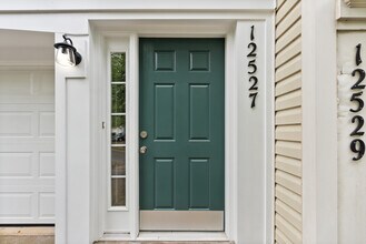 12527 Heykens Ln in Bristow, VA - Building Photo - Building Photo