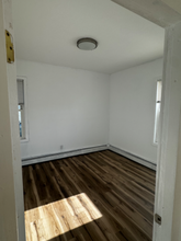 58 Holden St-Unit -2 in Fall River, MA - Foto de edificio - Building Photo