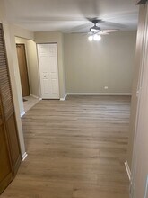 15 Gant Cir, Unit B in Streamwood, IL - Foto de edificio - Building Photo