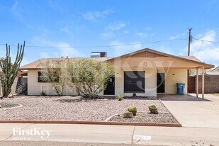 2333 E Sylvia St in Phoenix, AZ - Building Photo