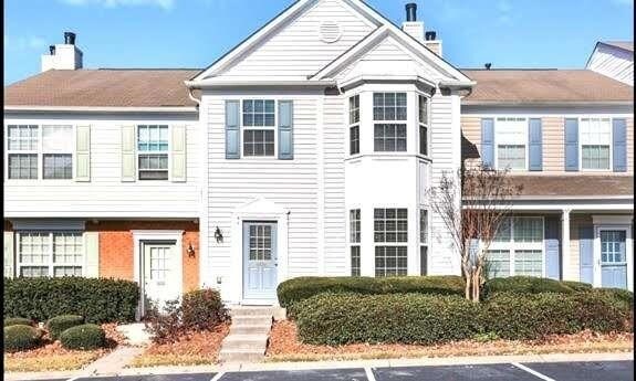 1008 Prestwyck Ct in Alpharetta, GA - Building Photo