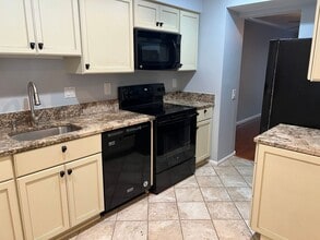 306 Crescendo Way in Silver Spring, MD - Building Photo - Building Photo