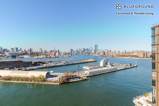 482 Kent Ave in Brooklyn, NY - Foto de edificio - Building Photo