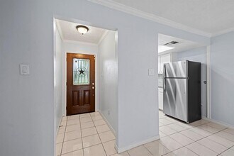 13163 High Star Dr in Houston, TX - Building Photo - Building Photo