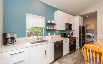 3987 Park Dr in Carlsbad, CA - Building Photo - Building Photo