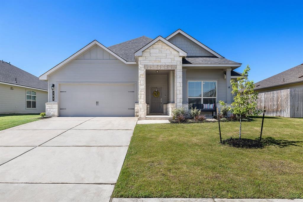 107 Nathaniel Dr in Taylor, TX - Building Photo