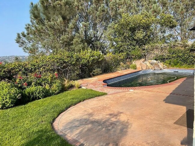 property at 1812 Avenida Flores