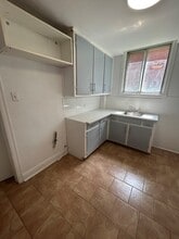 7325 Rue Sherbrooke O in Montréal, QC - Building Photo - Building Photo