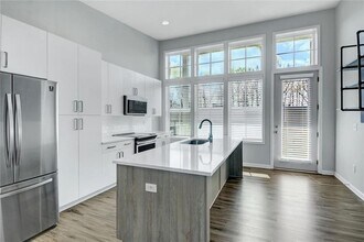 900 Brees Ct, Unit 508 Landview Drive Unit C in Atlanta, GA - Building Photo - Building Photo