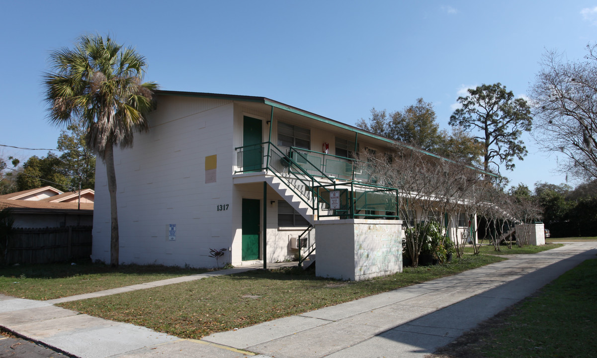 Twin Palm Apartments in Jacksonville, FL - Building Photo