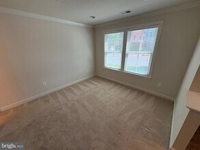 233 Parkview Ave in Gaithersburg, MD - Building Photo - Building Photo