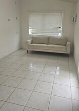 265 W 53rd Terrace in Hialeah, FL - Building Photo - Building Photo