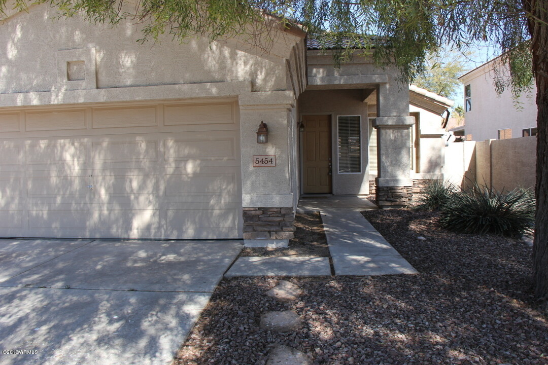 5454 W Venus Way in Chandler, AZ - Building Photo