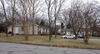 819-823 Gregory St in Greensboro, NC - Building Photo