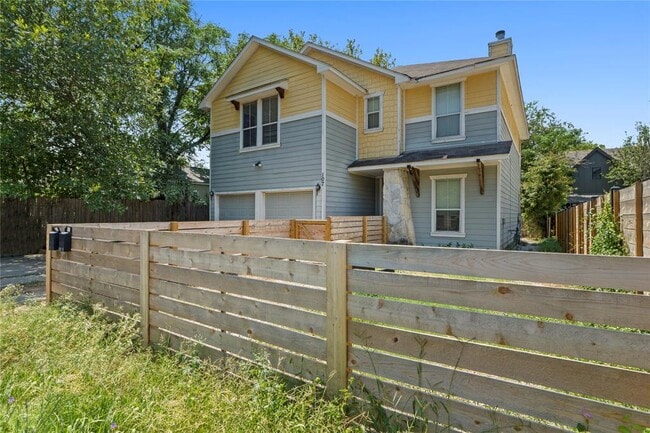 107 Nelray Blvd in Austin, TX - Building Photo - Building Photo