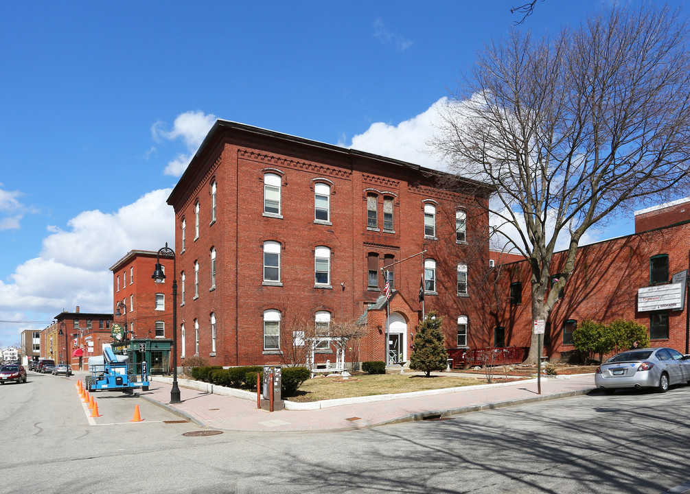 50 Lowell St in Manchester, NH - Building Photo