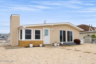 825 Leeward Dr in Forked River, NJ - Building Photo - Building Photo