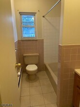 228 E 24th St, Unit 8 in Paterson, NJ - Foto de edificio - Building Photo