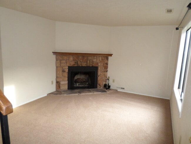 1149 Progress Dr in Medford, OR - Building Photo - Building Photo