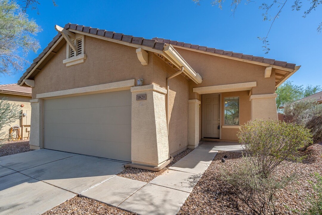 1821 W Morse Dr in Anthem, AZ - Building Photo