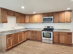 202 W Martin Ave in Comanche, TX - Building Photo - Building Photo