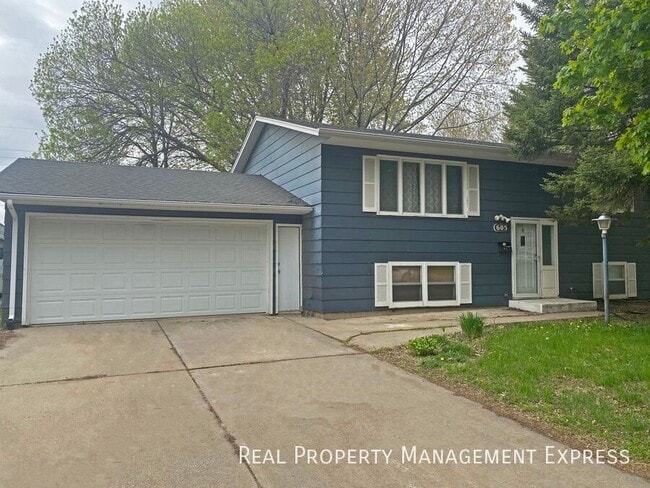 property at 605 N Williams Ave