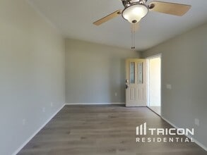 3026 Aldoro Ave in Spring Hill, FL - Building Photo - Building Photo