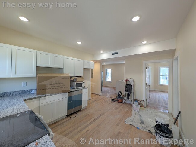 5 Lowell Cir, Unit #2 in Somerville, MA - Foto de edificio - Building Photo