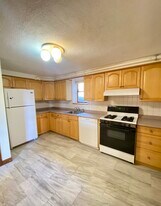 31 Loomis St, Unit 39B in Cambridge, MA - Building Photo