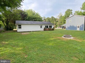 405 Lake Dr in Lusby, MD - Building Photo - Building Photo