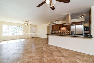 8726 E Bonnie Rose Ave in Scottsdale, AZ - Foto de edificio - Building Photo