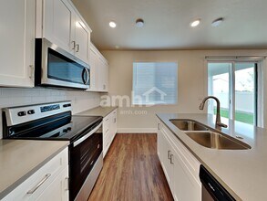 4070 N Bold Stripe Ave in Meridian, ID - Building Photo - Building Photo
