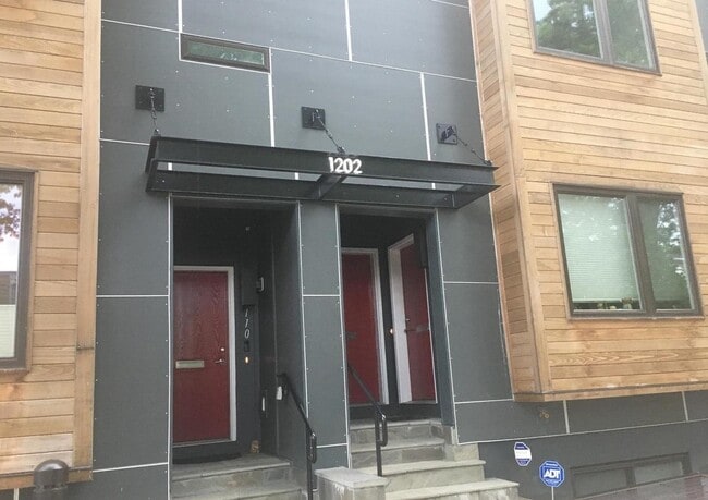 property at 1202 Jackson St NE