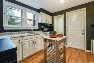 15 Canyon St in Huntington, NY - Building Photo - Building Photo