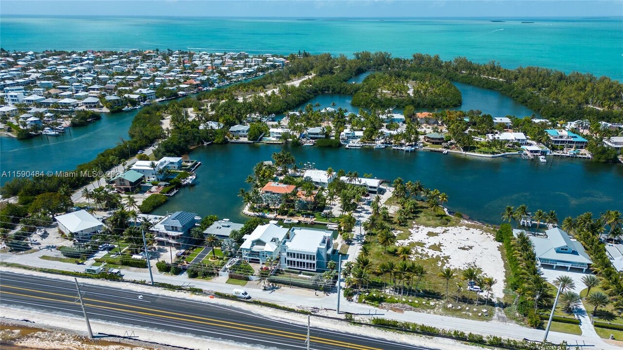 74870 Overseas Hwy in Islamorada, FL - Building Photo